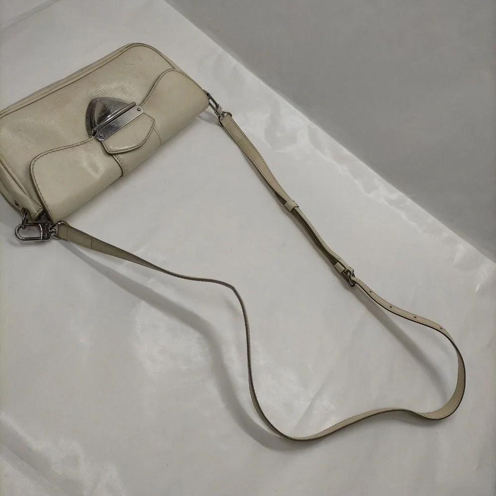 Louis Vuitton Epi Montaigne Ivory Pochette